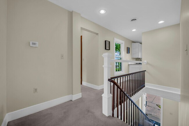 Building Photo - 258 S Water St