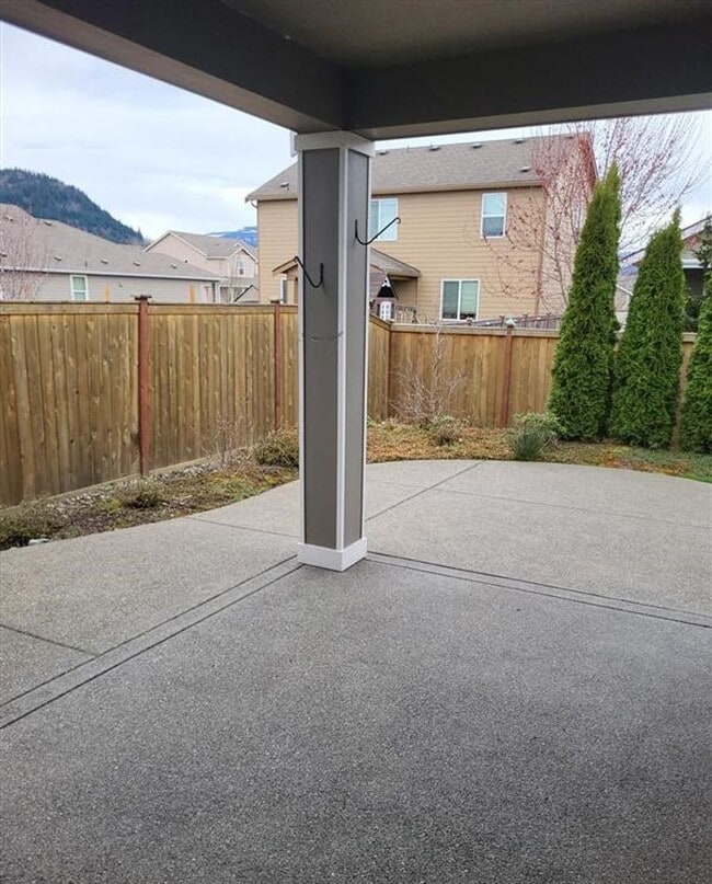 Building Photo - Beautiful 3 Bed 2 Bath Home in Enumclaw