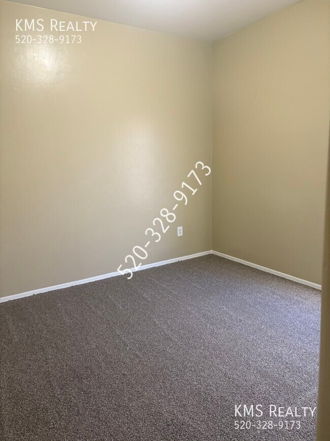 Building Photo - 3638 Drexel Manor Stra