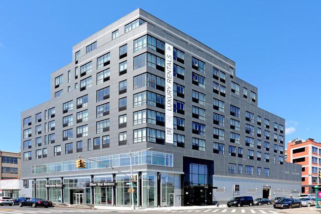 Building Photo - The Silver Star