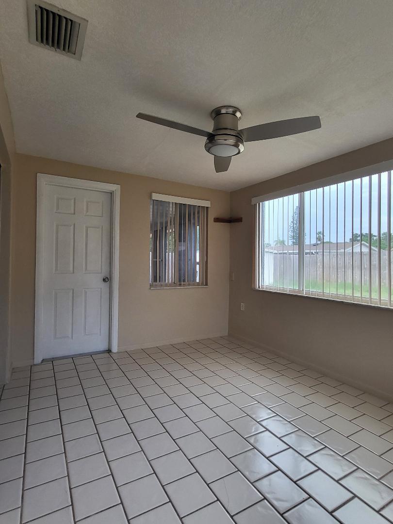 Office or Spare Room - 1440 Brixton Ln