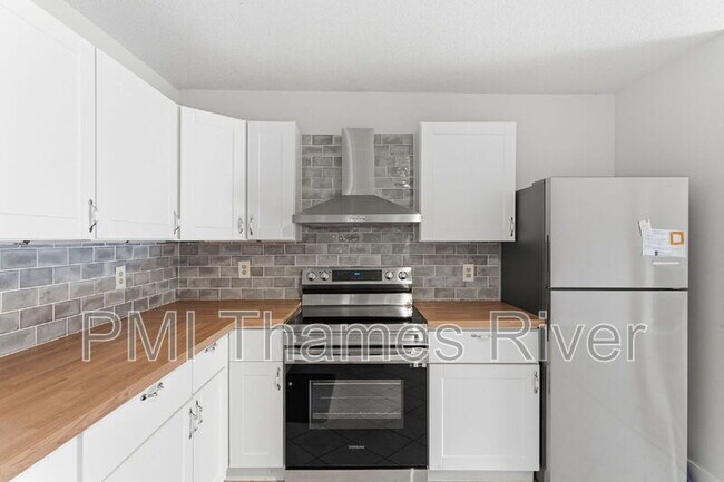 Building Photo - 33 Lodus Ct