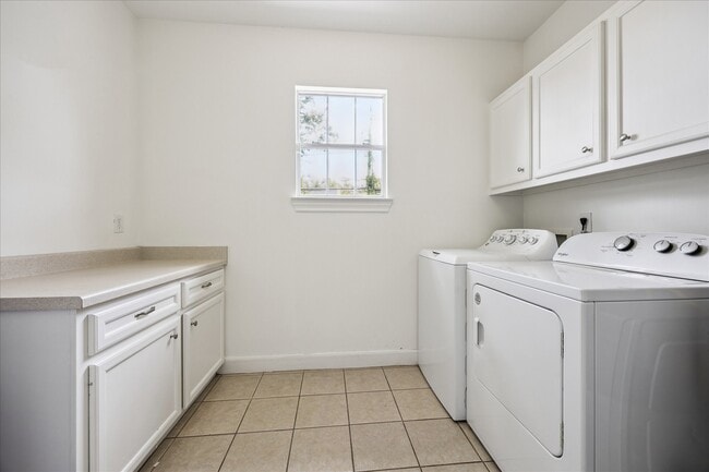 Building Photo - 1702 Ebony Ln
