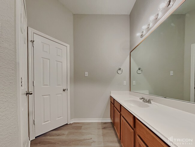 Building Photo - 1116 Monticello Dr