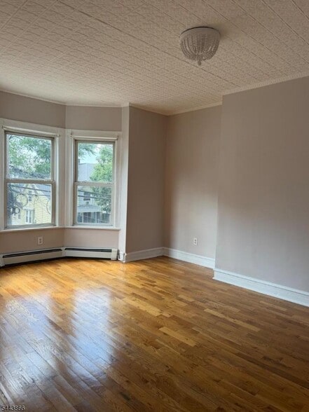 Building Photo - 203 2nd St