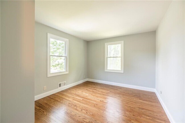 Building Photo - 104 Tumbleweed Dr