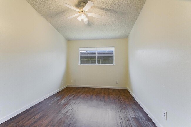 Building Photo - 612 W 51st St