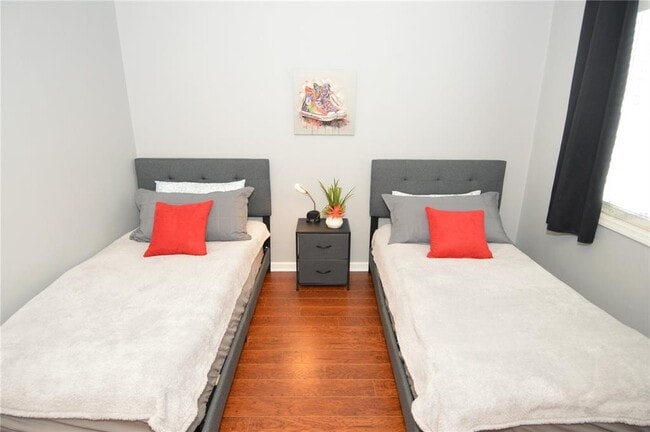 Building Photo - 3837 Pompano Dr SE