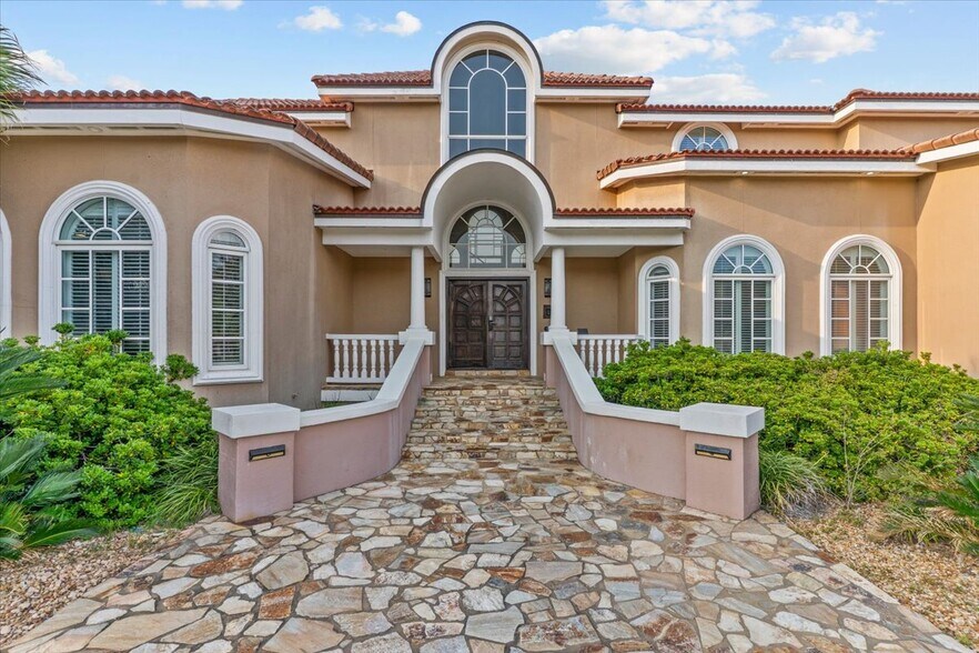 Building Photo - 200 Asphodel Dr