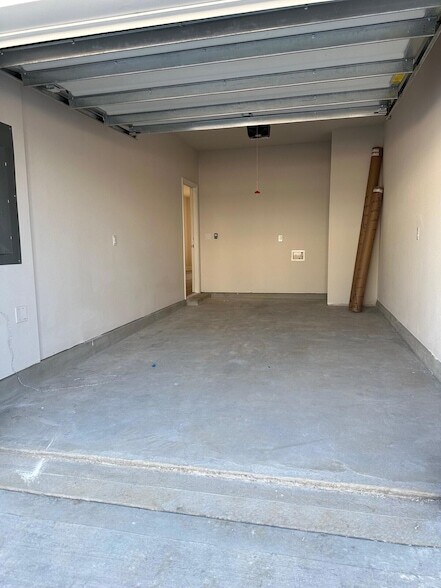 Building Photo - 5737 Stellarjay St