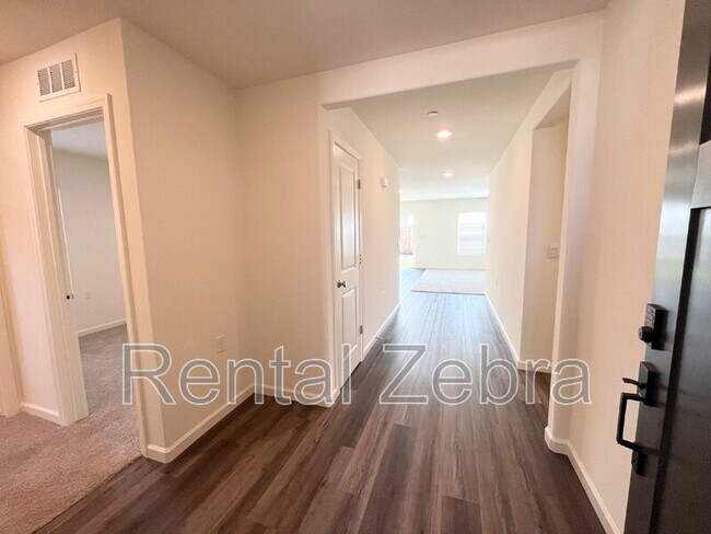 Building Photo - 4064 Cinnabar Ct