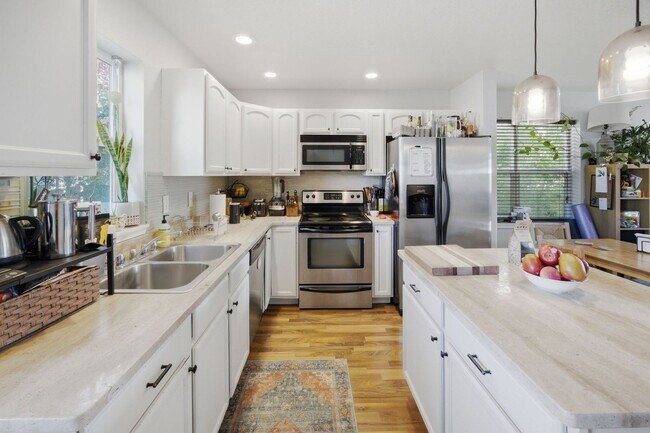 Building Photo - Two Bedroom Condominium located in Central Missoula