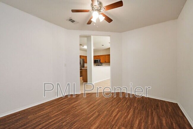 Building Photo - 8420 Silverbell Ln