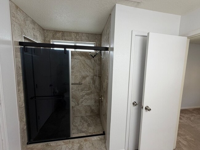 Building Photo - 3 Bedroom Single Story Home Available Near Dennis Chavez Blvd SW & 98th St SW!