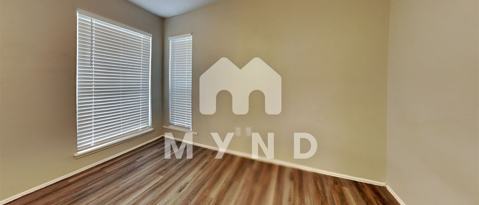 Building Photo - 2822 Canary Ln