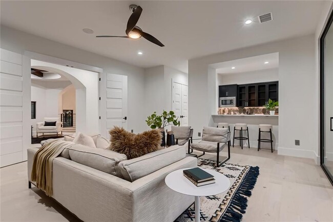 Building Photo - 6008 Lantern View Dr