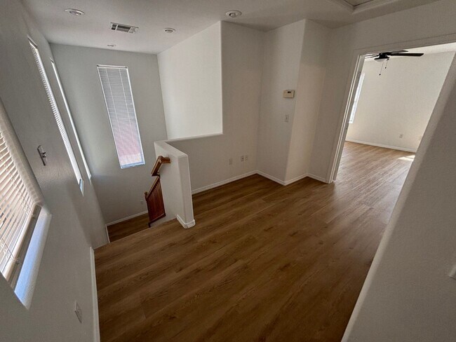 Building Photo - Charming 3-Bedroom Home with Modern Comfor...