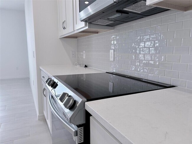 Building Photo - 609 Duke Dr