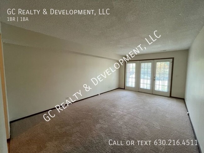 Building Photo - ***DOWNTOWN ELK GROVE VILLAGE - 1 BDRM CON...