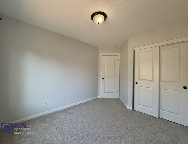 Building Photo - Charming 3BR/2.5BA Beaverton Home in Prime Location