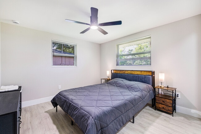 Building Photo - Englewood Padsplit Co-living Affordable Housing