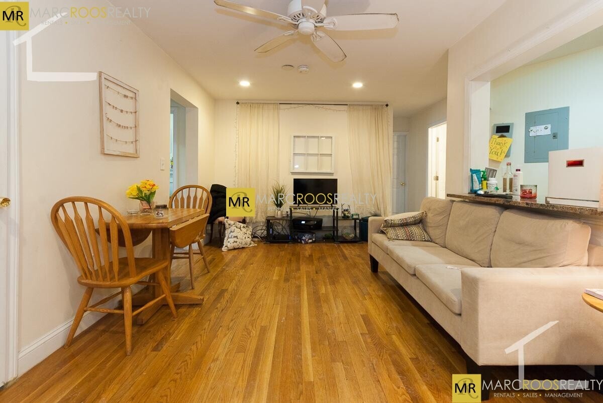 Building Photo - 76 Egmont St