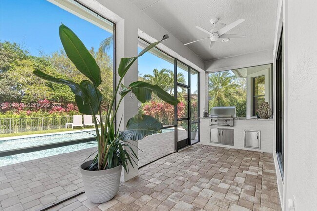 Building Photo - 10185 Cameilla St