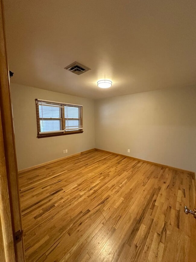 Building Photo - Great location in Meridian for this 3 bedroom 2 bath home.