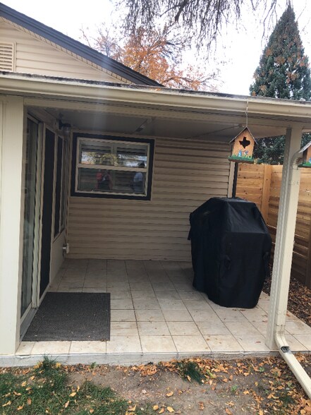 Building Photo - 2424 W Mulberry St