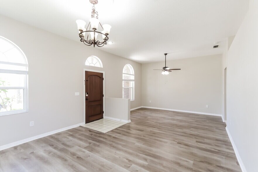 Building Photo - 28506 Tall Grass Dr