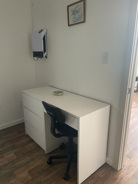 Building Photo - 25 Chester Rd