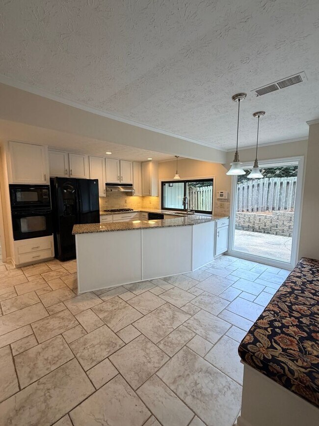 Building Photo - Beautiful Ranch Home in East Cobb's Indian Hills Subdivision!