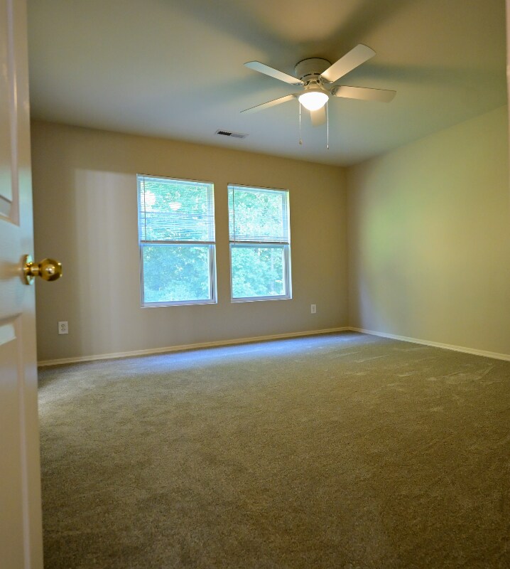 Building Photo - 8930 Chalkstone Rd