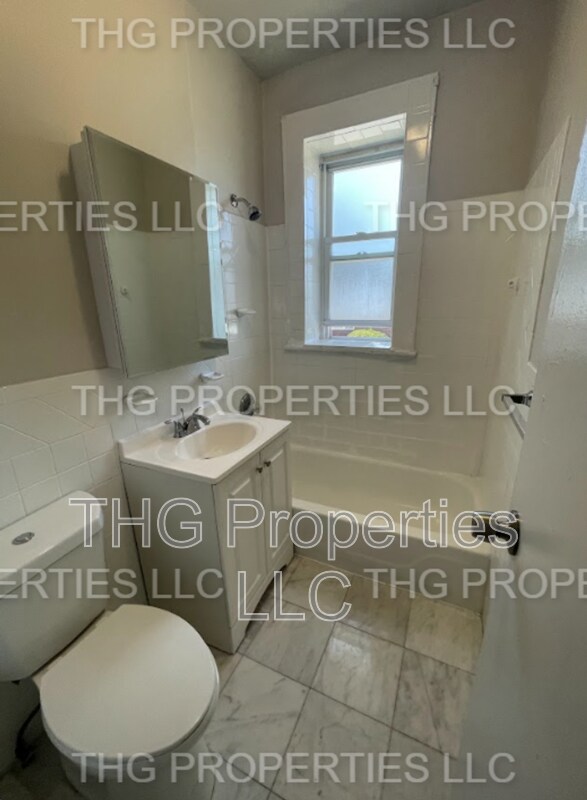 Building Photo - 671 Lincoln Ave