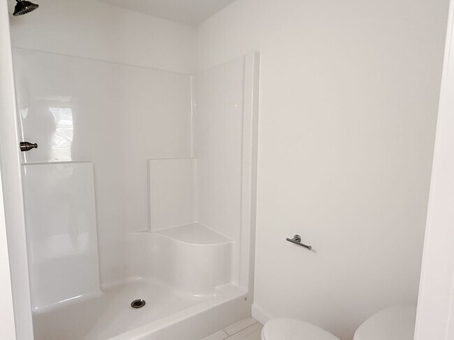 Building Photo - 614 Buncombe St