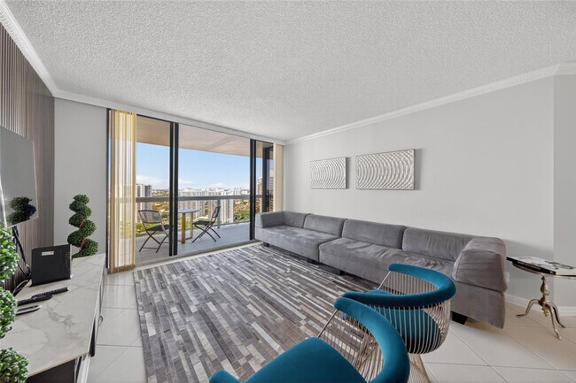 Building Photo - 20185 E Country Club Dr