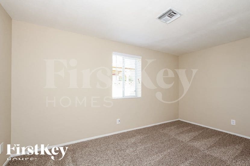 Building Photo - 3826 W Griswold Rd