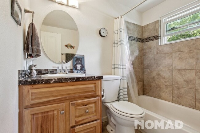 Building Photo - Charming 3BR Townhome in Boulder