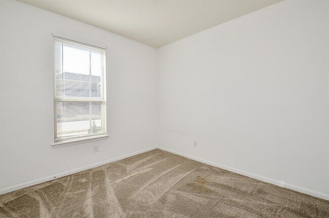 Building Photo - 25410 Champion Ridge Ct
