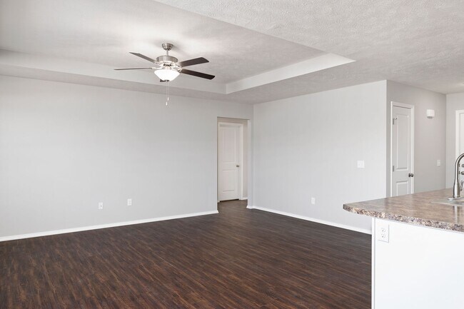Building Photo - Newly Built 4 Bedroom Rental in Republic!