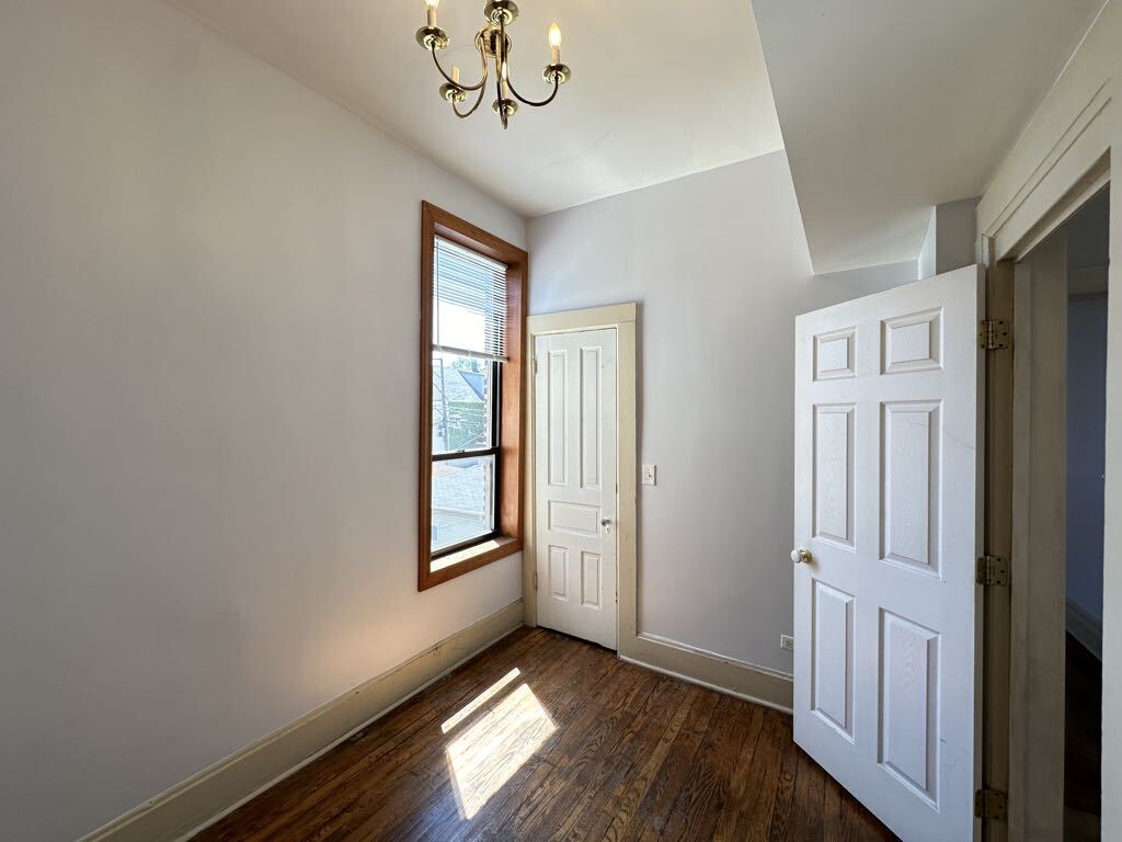 Building Photo - 2347 W 24th Pl