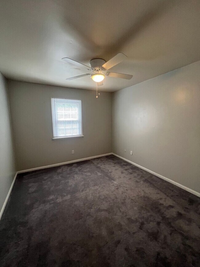 Building Photo - For Rent – 3 Bedroom, 1.5 Bath Home