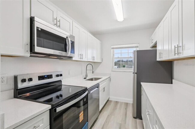 Building Photo - 11147 Acme Dr