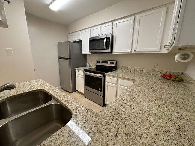 Building Photo - 10955 Wurzbach Rd