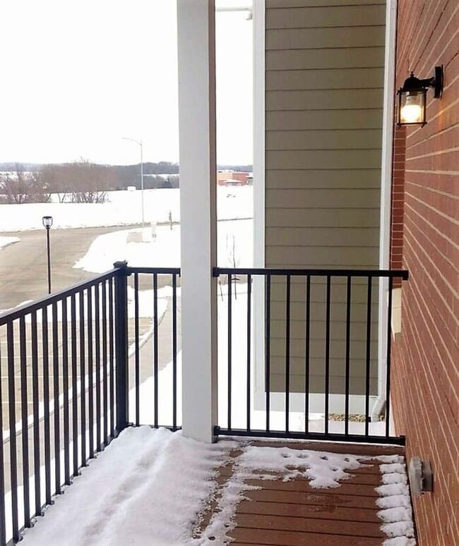 Building Photo - $1,450 | 1 Bedroom, 1 Bathroom Condo | Pet Friendly* | Available for August 1st, 2026 Move In!