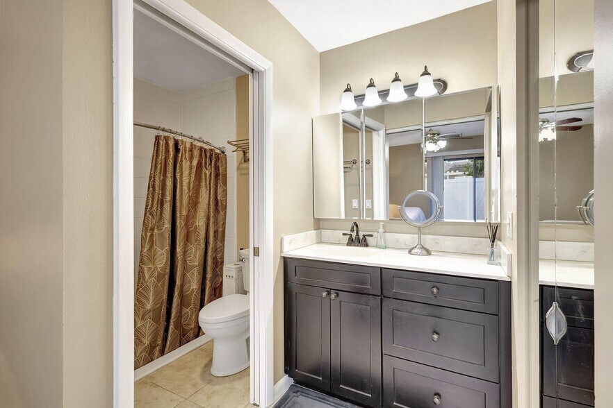 Building Photo - 602 Lakewood Dr