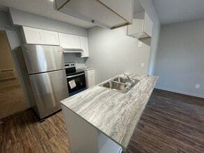 Building Photo - The Vue on Self Circle