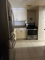 Building Photo - 18637 140th Ave