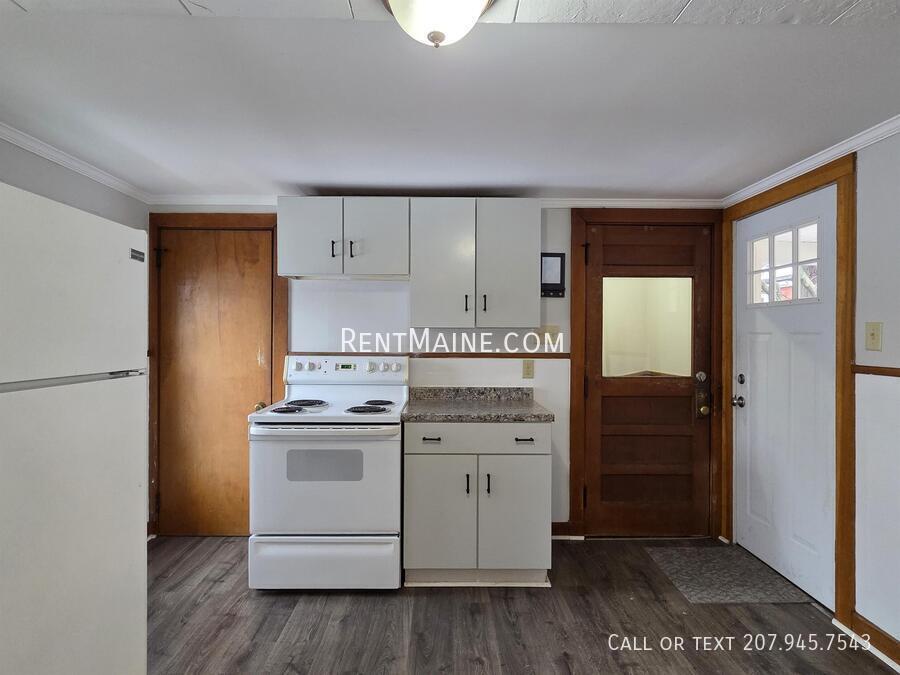 Building Photo - 302 Turner St