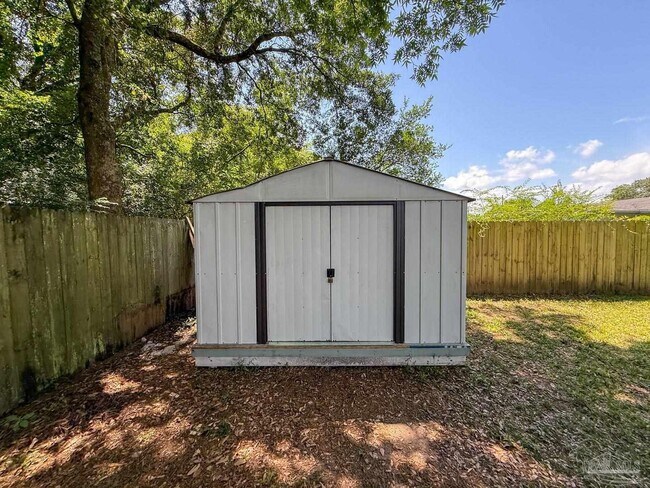 Building Photo - 1501 Croquet Dr